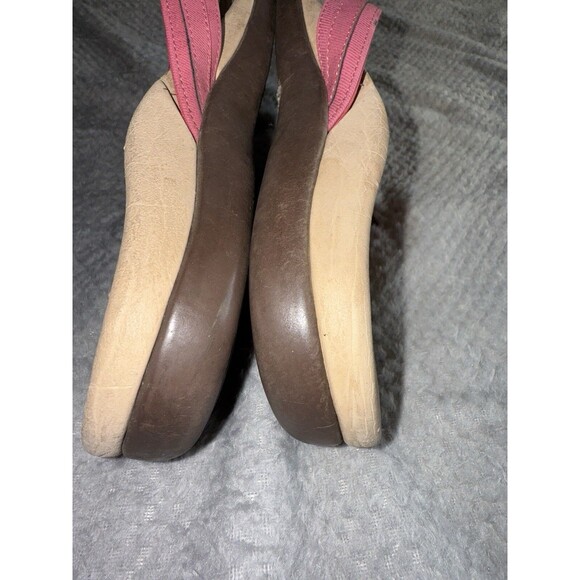 Vionic Red and Tan Sandals - Picture 3 of 12